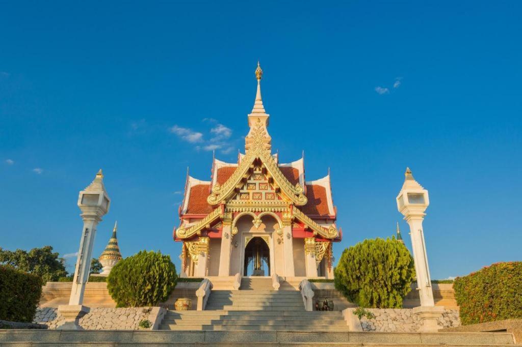 Thanburi Hotel Udon Thani Bagian luar foto