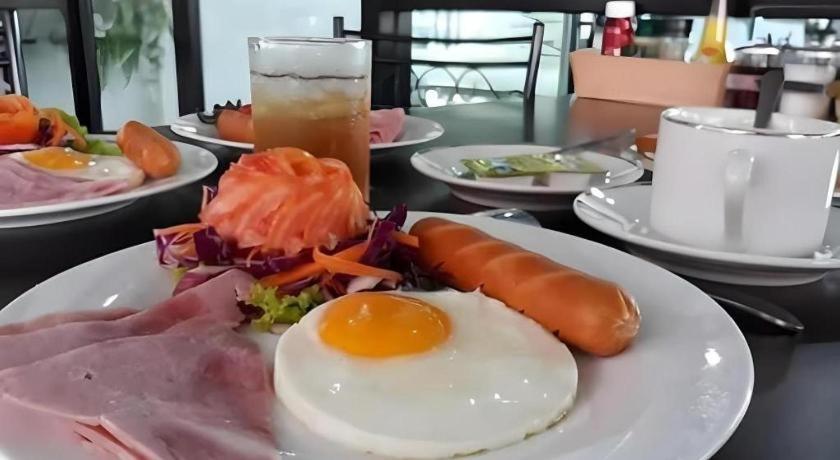 Thanburi Hotel Udon Thani Bagian luar foto