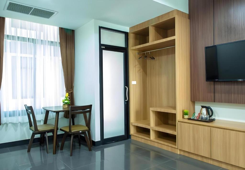 Thanburi Hotel Udon Thani Bagian luar foto